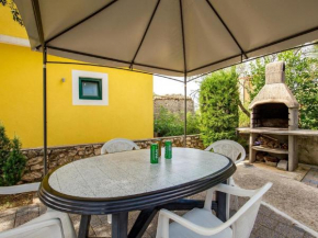 Inviting Apartment near Mala Mandra Beach
